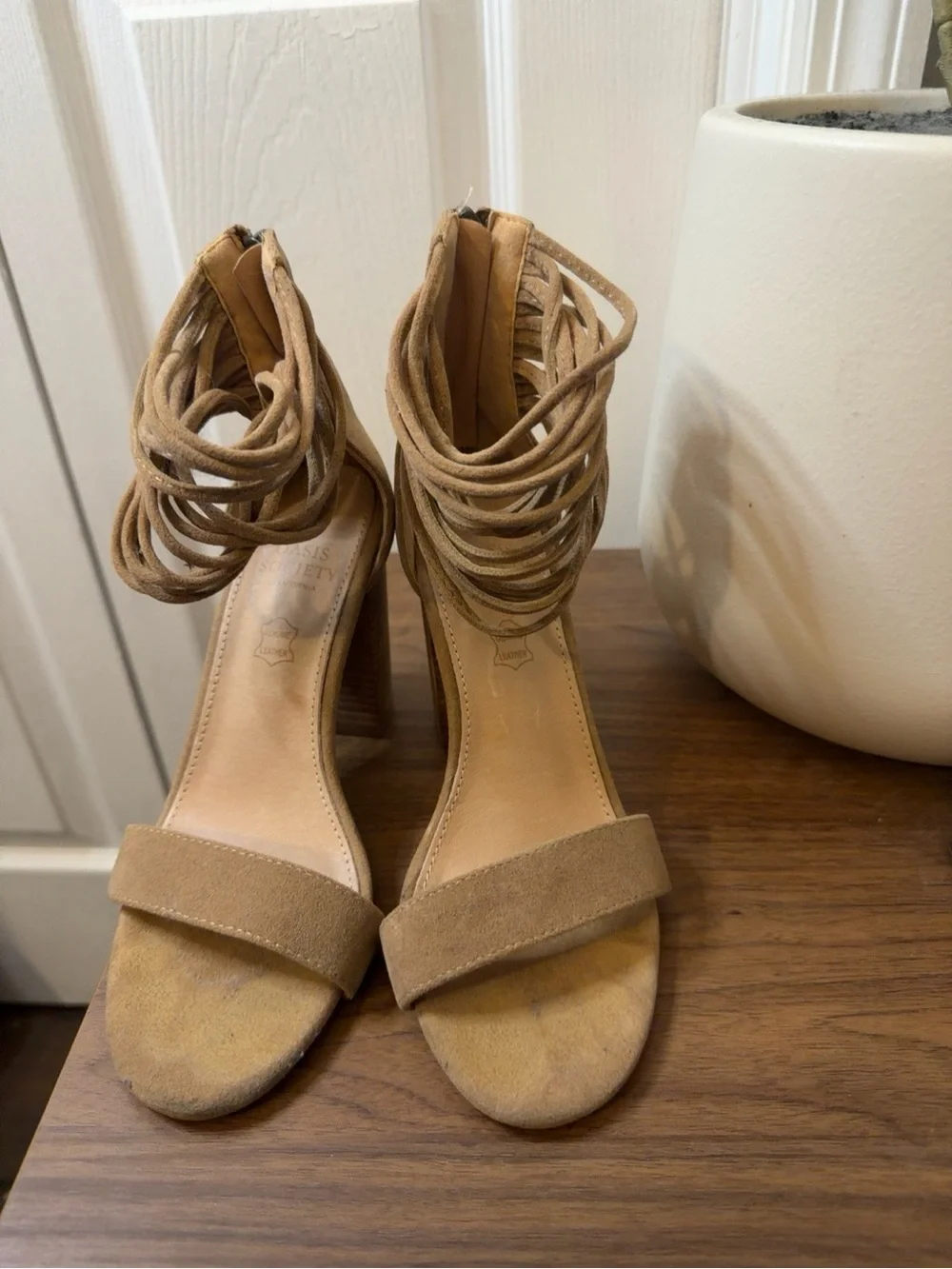 Oasis Society Tan Suede Leather Caged Strappy Block Heel Sandals Size 6.5